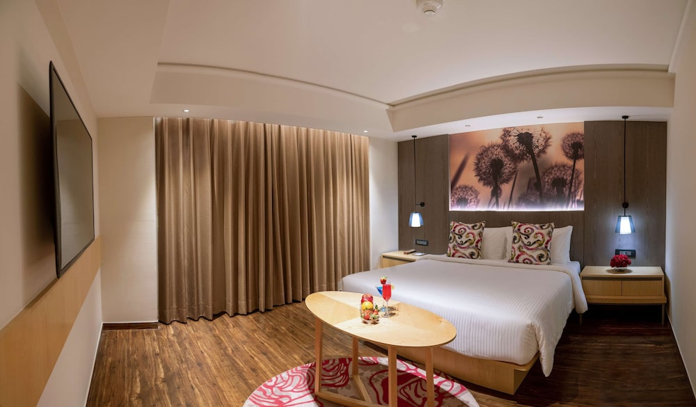 Deluxe Room, Multiple Beds photo 3