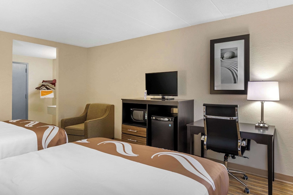 Standard Room, 2 Queen Beds, Non Smoking photo 3