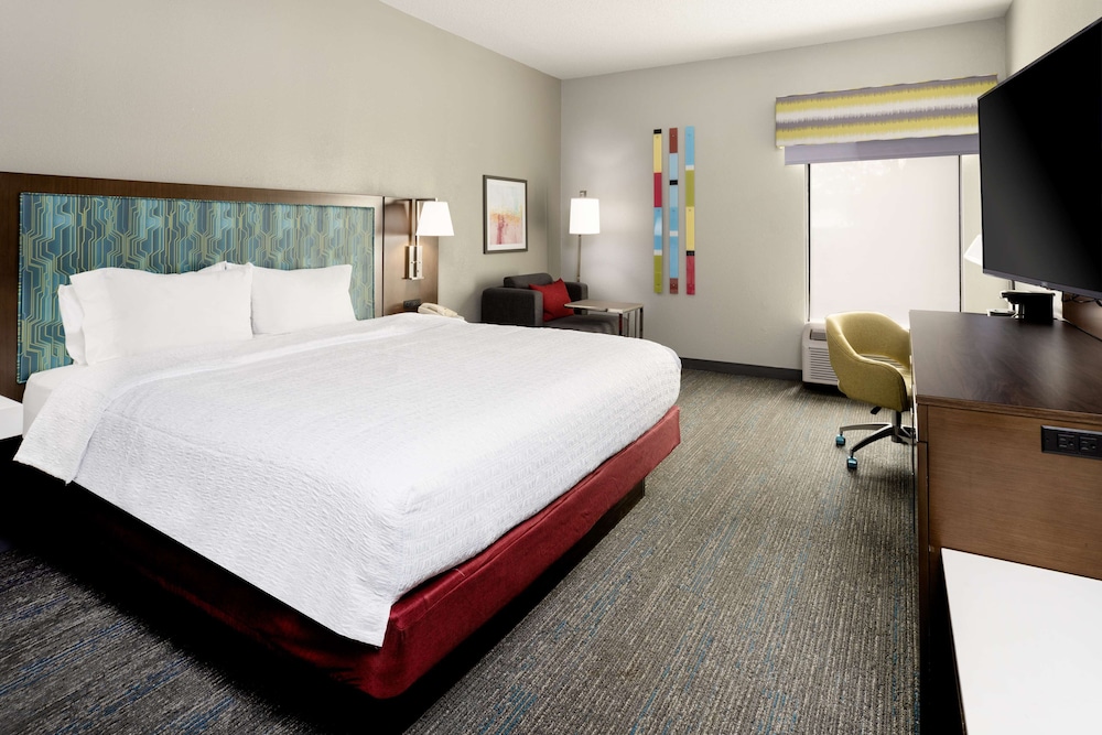 Standard Room, 1 King Bed, Accessible (Mobility Accessible) photo 2