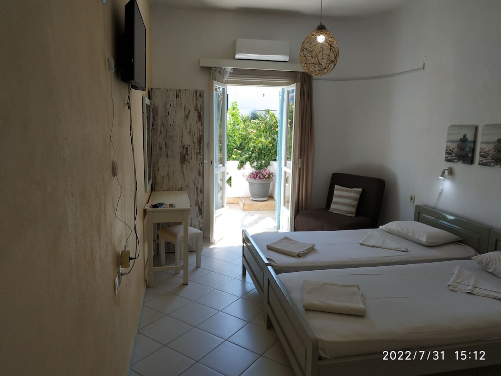 Studio, 1 Bedroom, Balcony photo 3