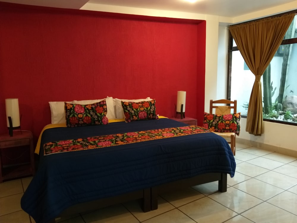 Classic Suite, 1 King Bed, Non Smoking (Rosa) photo 1