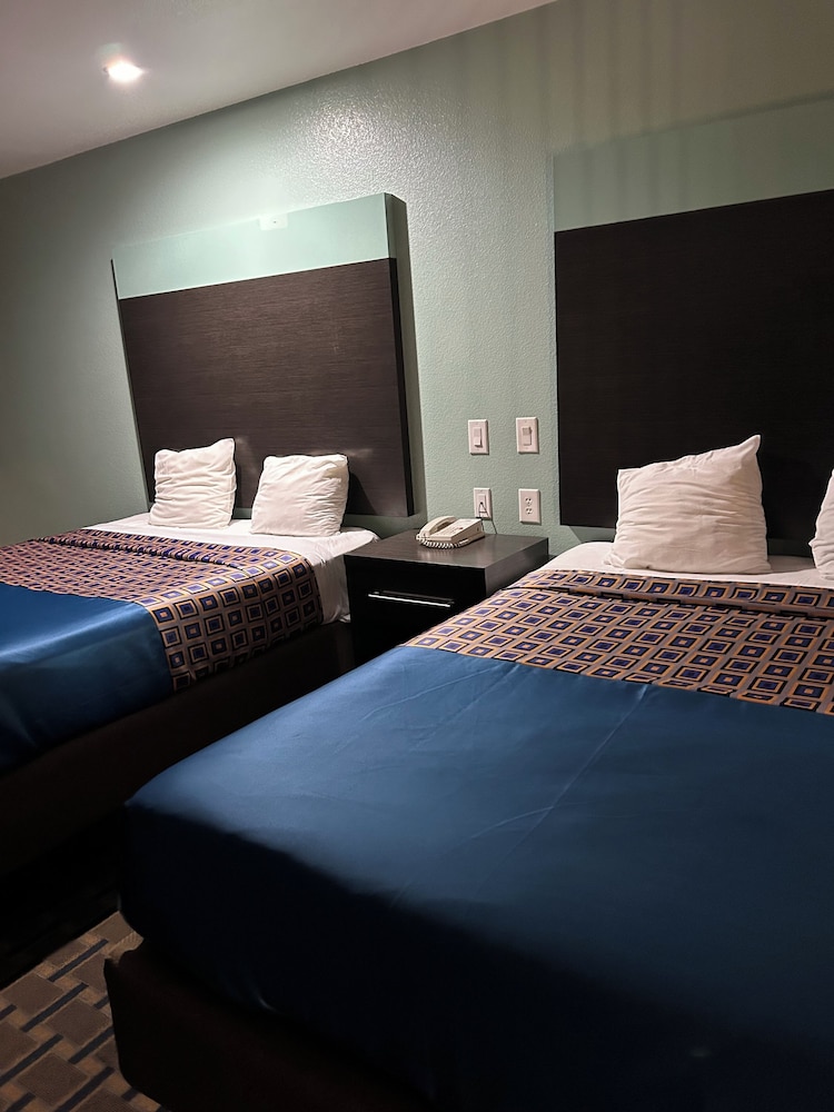 Basic Double Room, Non Smoking photo 2