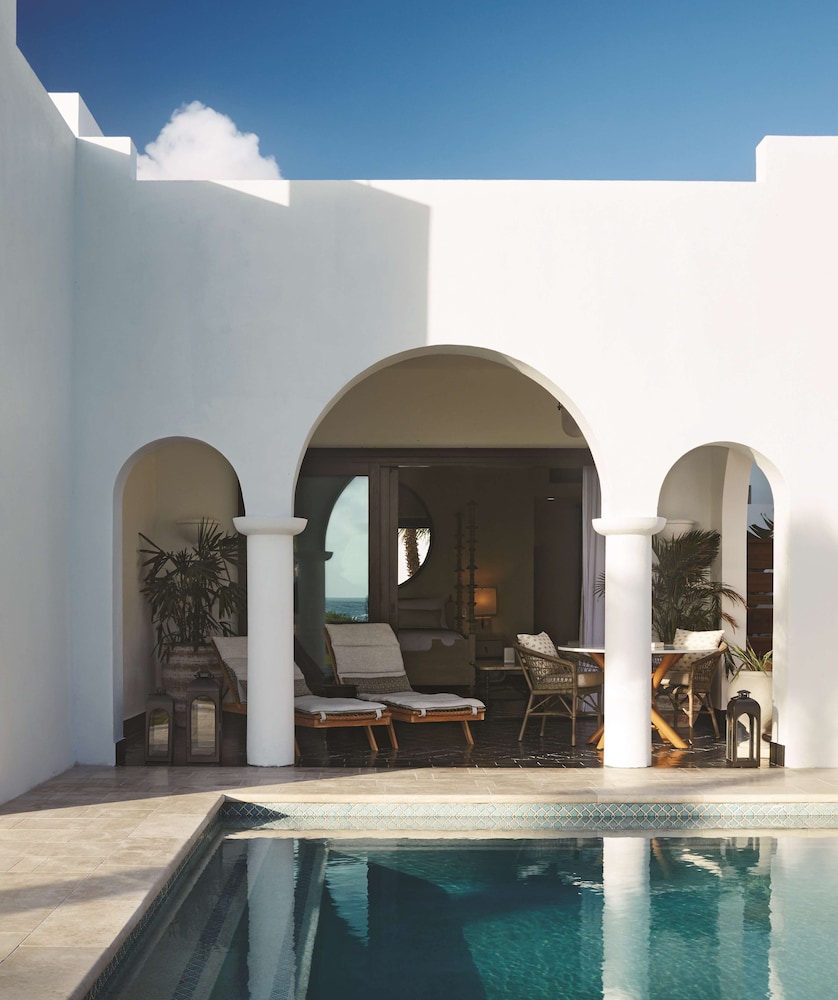 Beachfront Plunge Pool One Bedroom Casita Suite