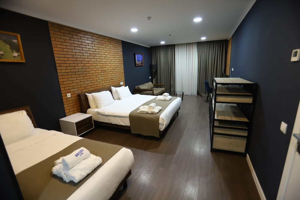 Family Room - Photo 8