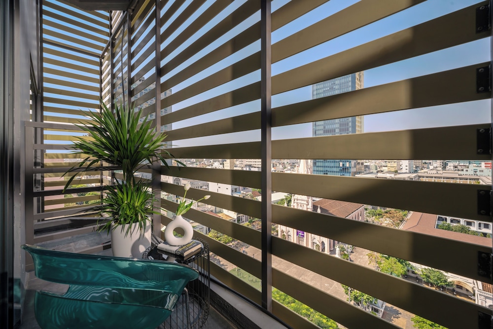 Satya Suite Balcony Church View photo 2