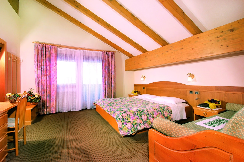 Classic Quadruple Room