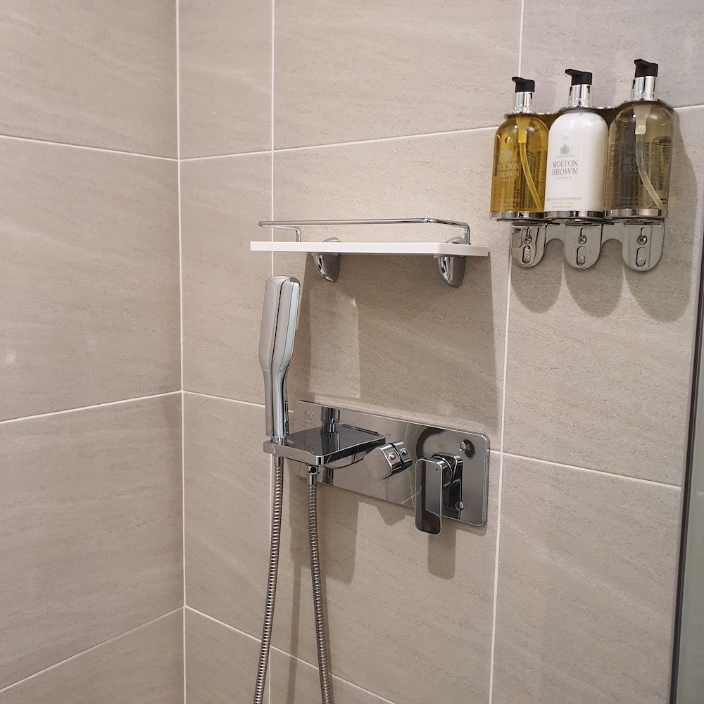 [Breakfast PKG] Deluxe Suite + Breakfast for 2 + 2 Park Ticket (During One Stay) - Photo 7