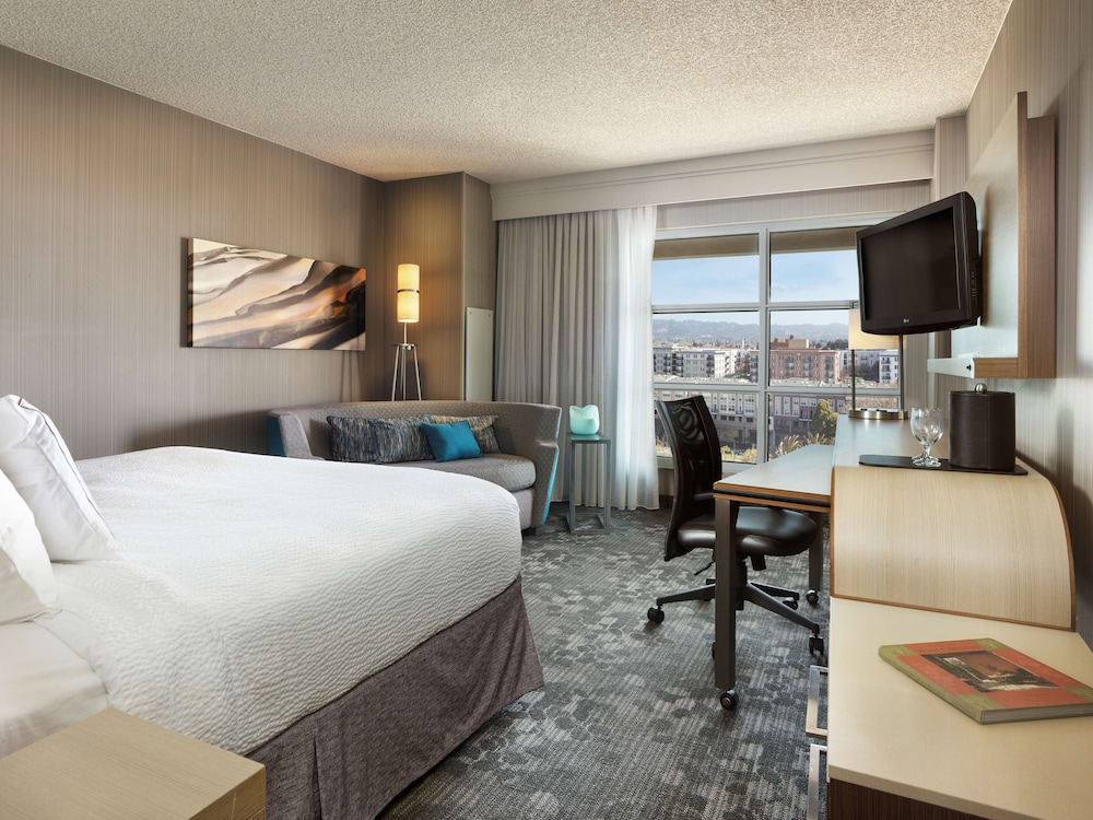 Deluxe Room, 1 King Bed (Extended) - Photo 4