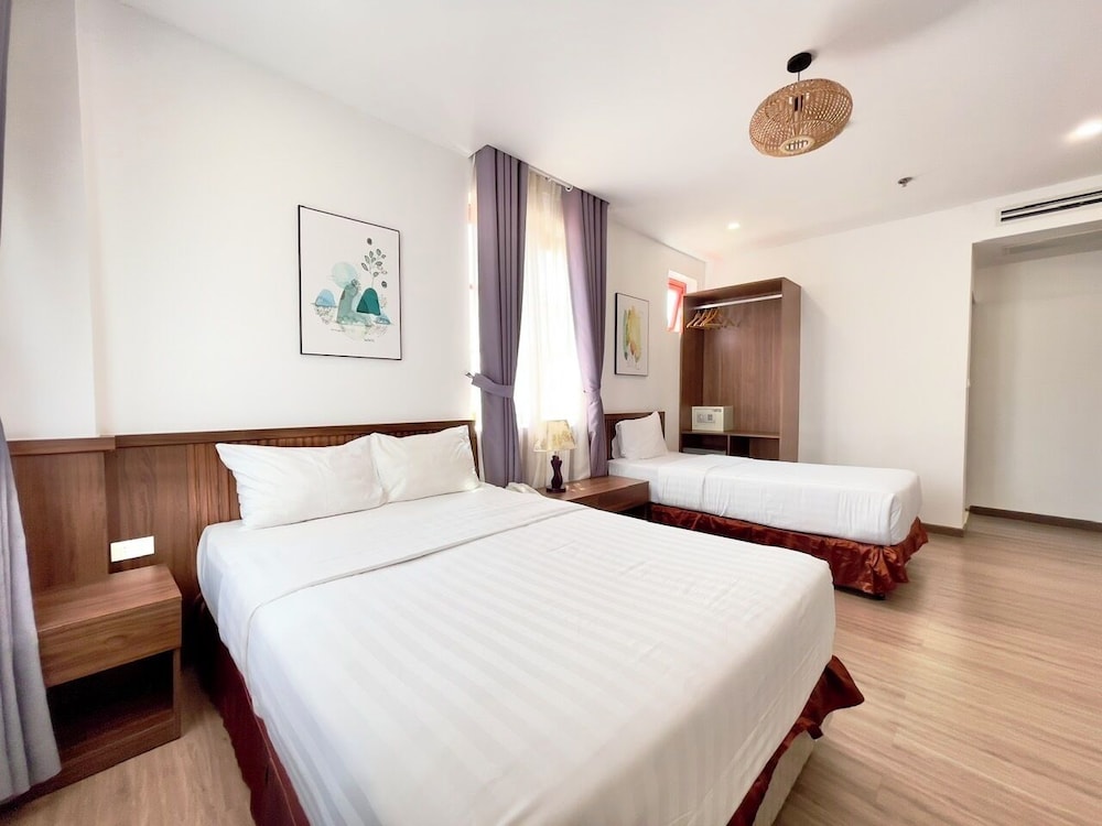 Triple Room, City View