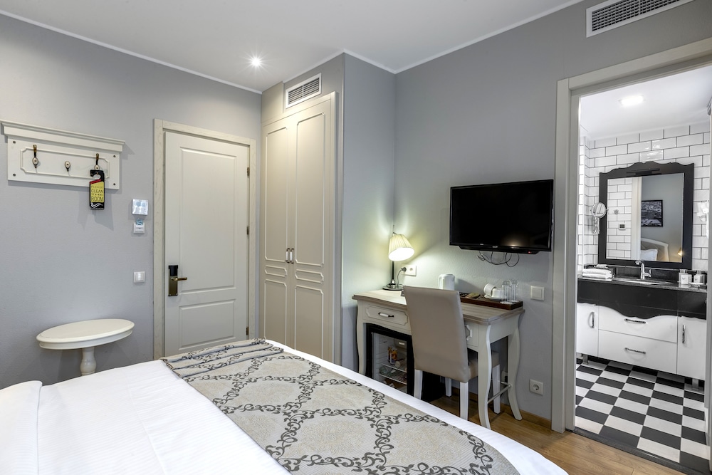 Superior Double Room, Balcony - Photo 4