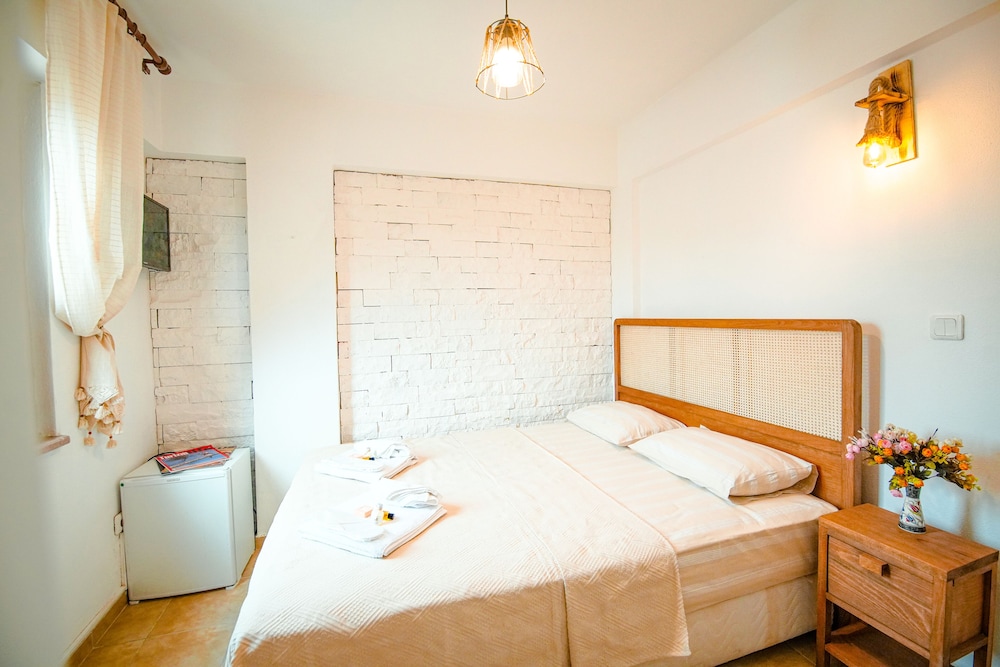 Standard Double Room, City View photo 1