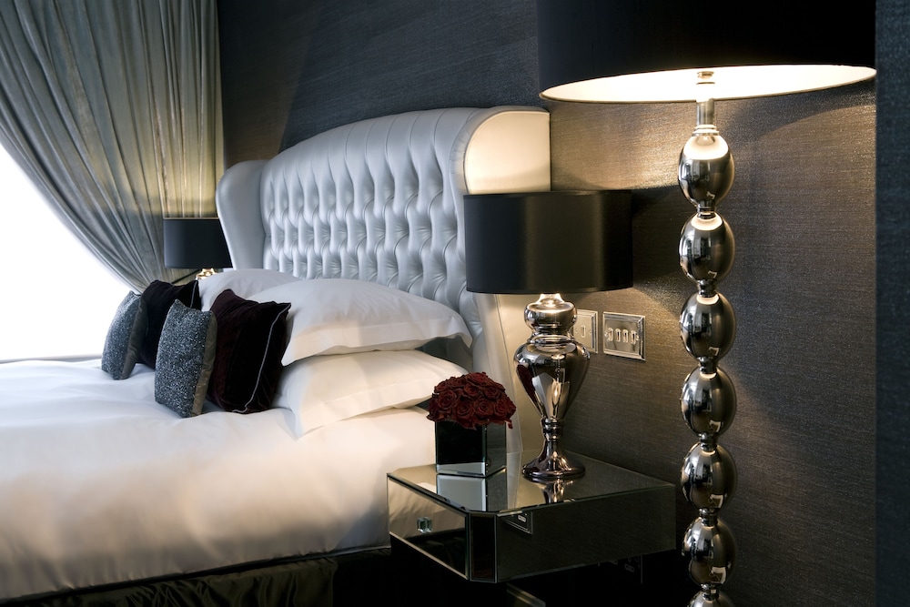 Junior Suite, 1 King Bed photo 2