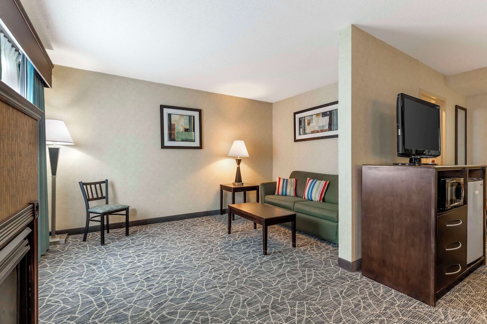 Suite, Multiple Beds, Non Smoking, Fireplace (with Sofabed) - Photo 2