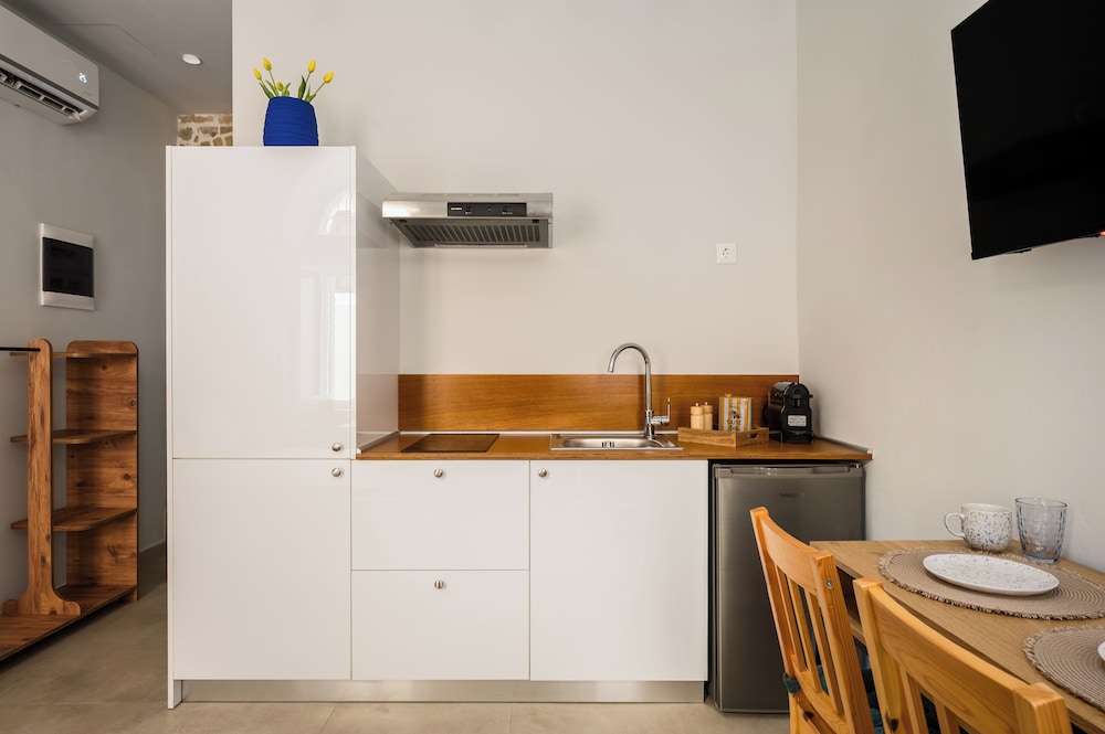 Studio, 1 Double Bed, Ground Floor photo 2