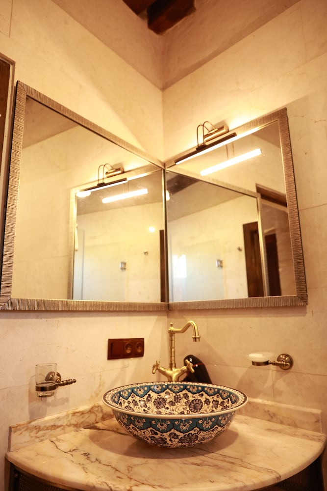 Panoramic Room - Photo 8