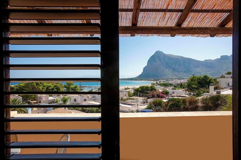 Apartment, 1 Bedroom, Sea View photo 3