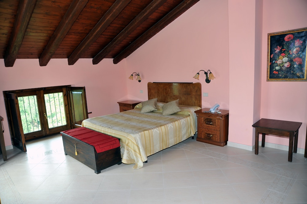 Standard Double Room - Valley View