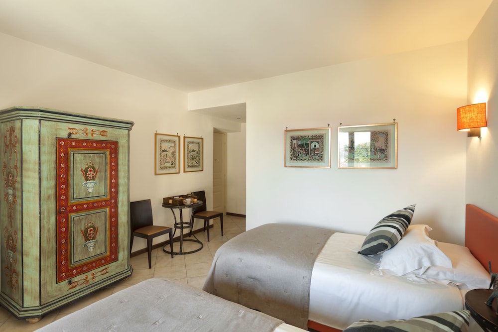 Deluxe Double or Twin Room photo 3