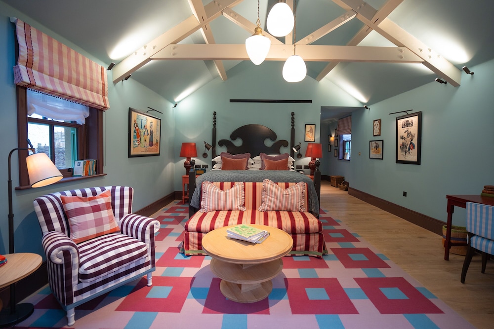 Studio Suite (The Village)