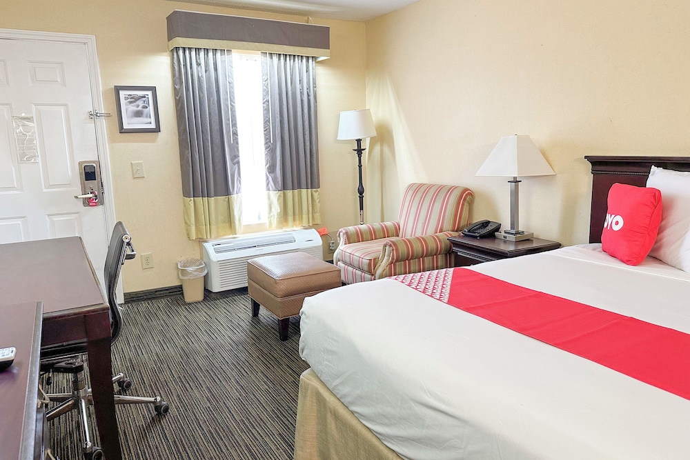 Room (King Bed Non-Smoking) - Photo 6