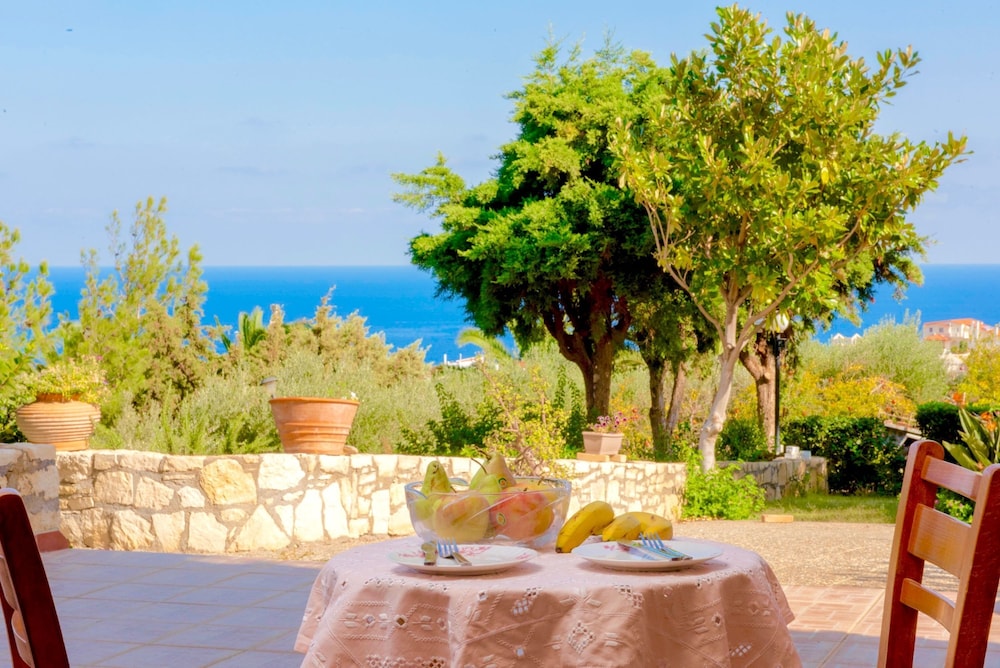 Comfort Villa, 3 Bedrooms, Private Pool, Sea View photo 2