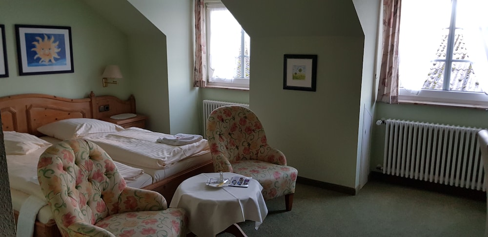 Basic Double Room photo 3