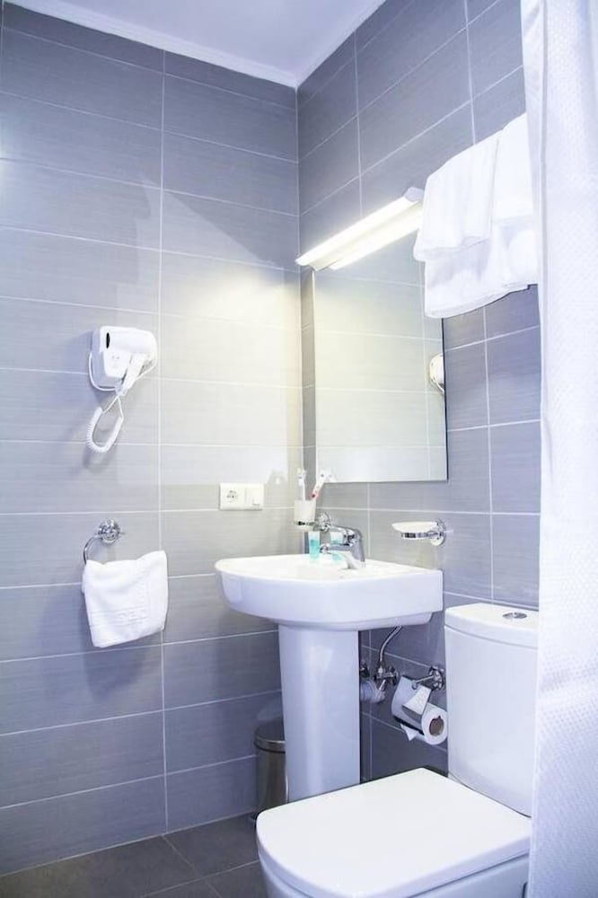 Deluxe Twin Room photo 3