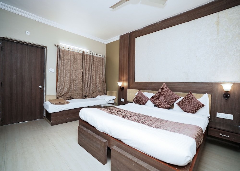 Deluxe Room - Photo 8