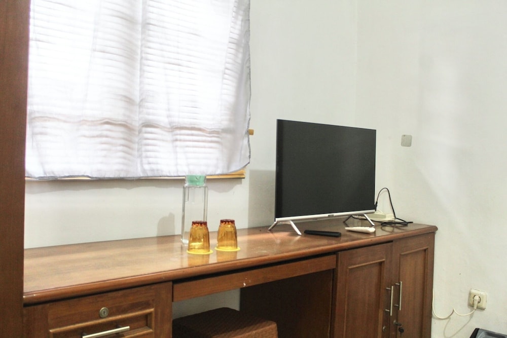 Standard Twin Room - Photo 3