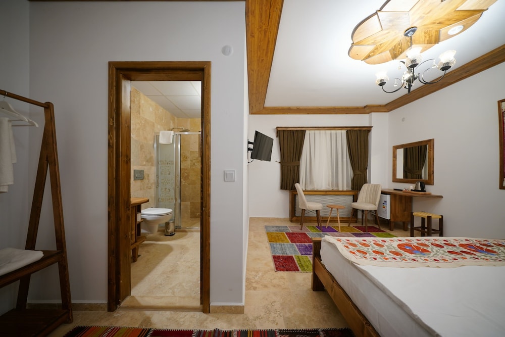 Standard Double Room - Photo 3