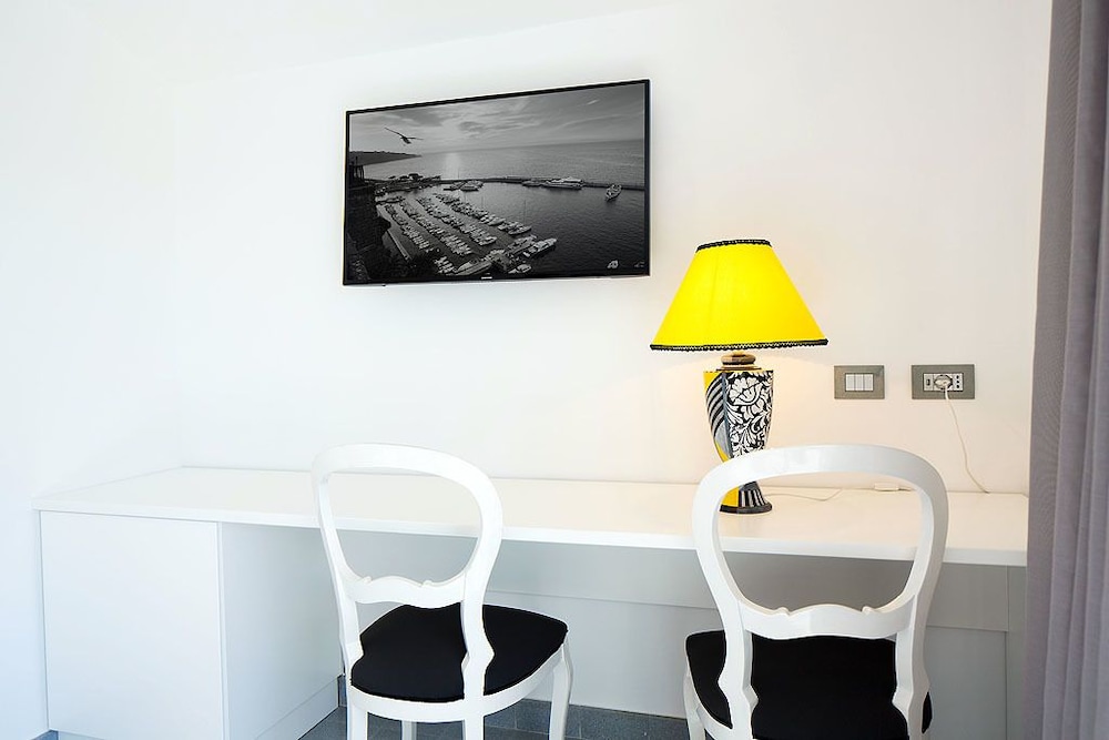 Superior Double Room, Terrace, Sea View photo 3