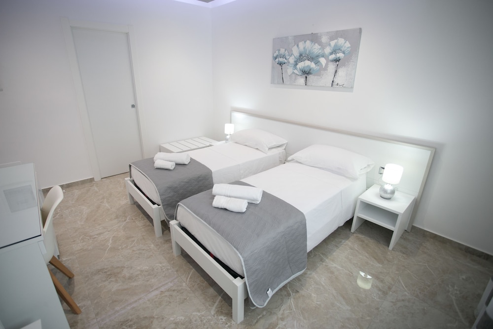 Double or Twin Room photo 2