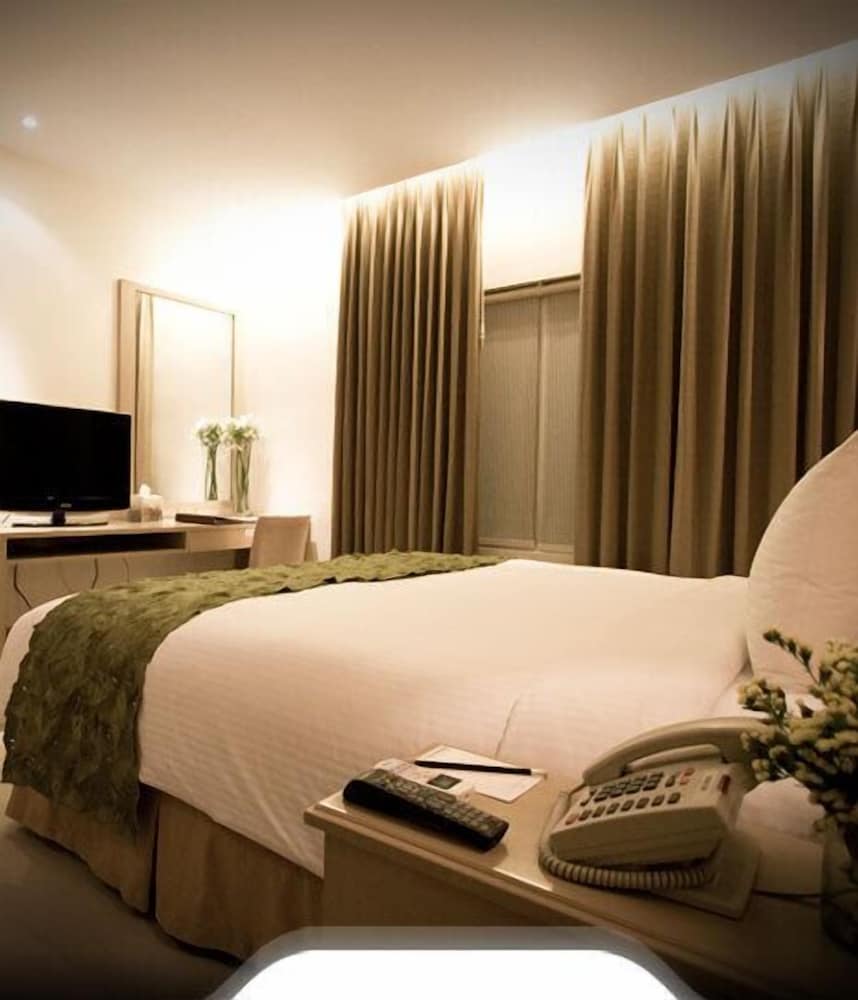 Standard King Room photo 1
