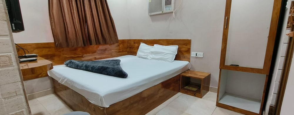 Economy Single Room