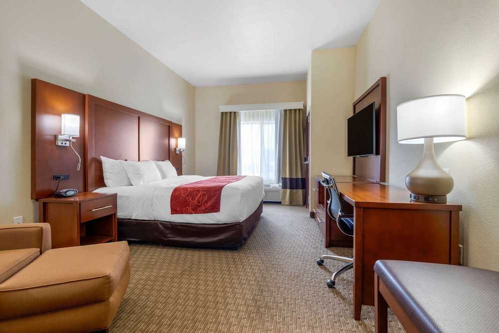 Suite, 1 King Bed, Non Smoking, Jetted Tub - Photo 5