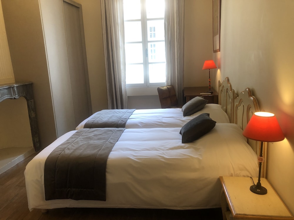 Standard Room, 2 Twin Beds photo 3