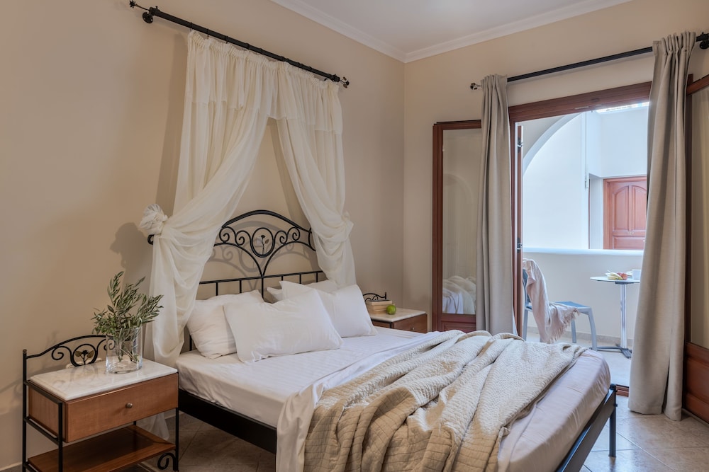 Standard Room - Photo 1