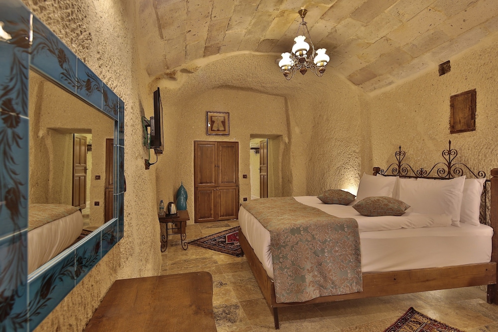 Deluxe Room, Hot Tub photo 3