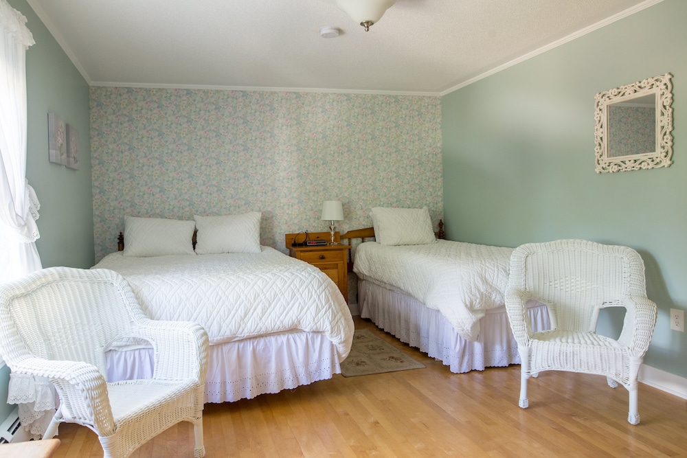 Standard Room, 1 Queen Bed, Non Smoking (Standard Queen Room)