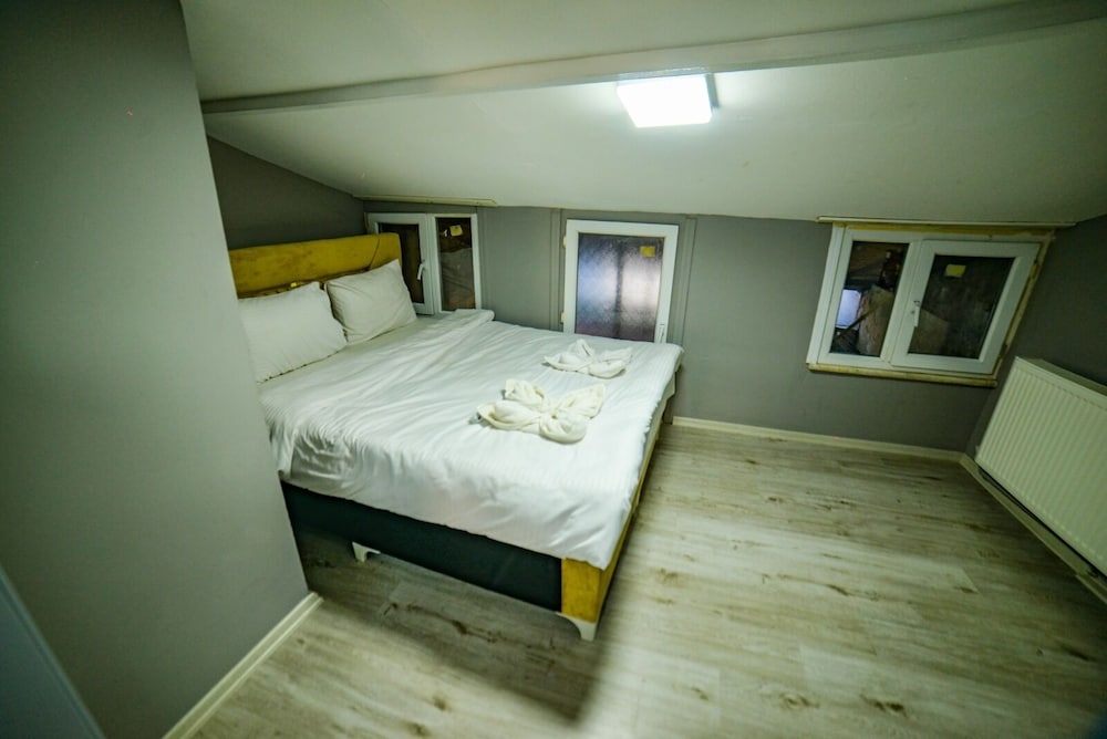 Economy Apartment photo 2