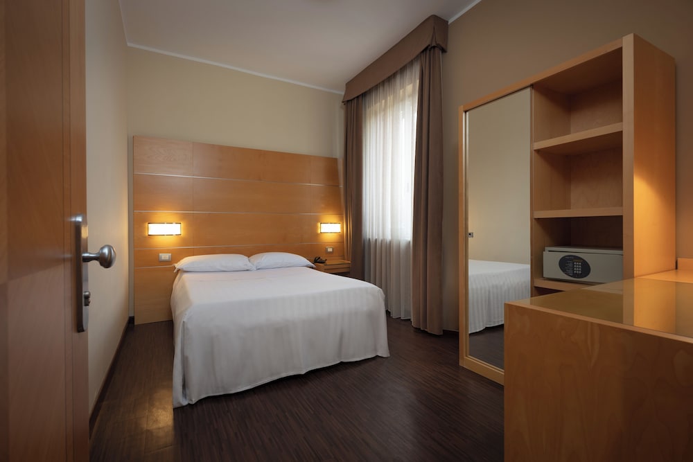 Standard Single Room photo 2