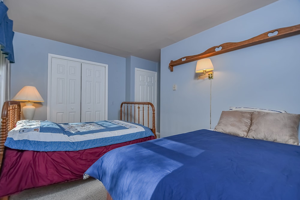 House, Multiple Beds, Hot Tub photo 1