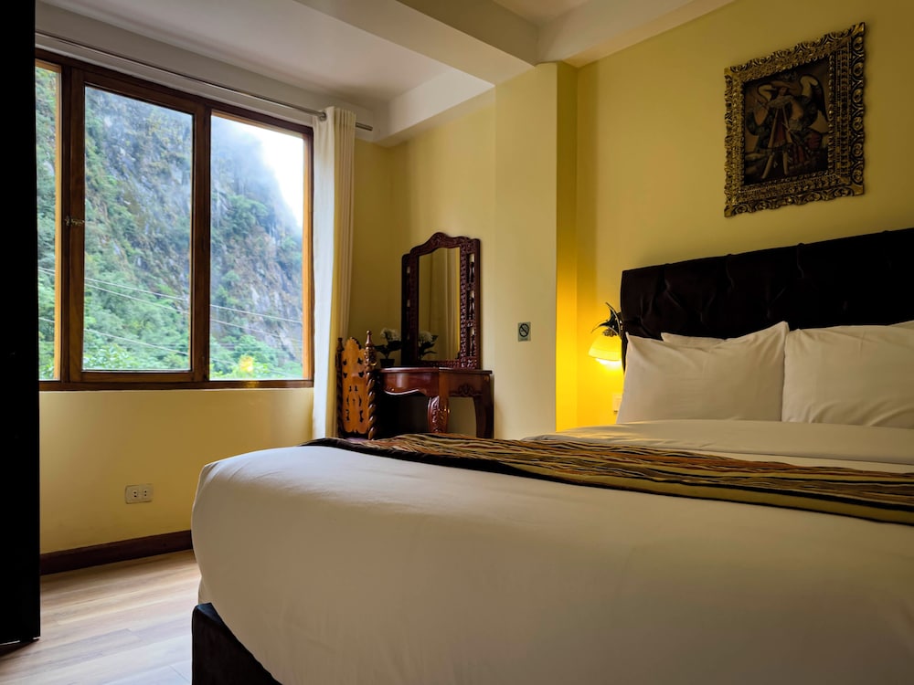 Basic Room, Ensuite, Tower