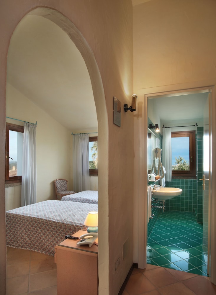 Classic Double Room, Garden View