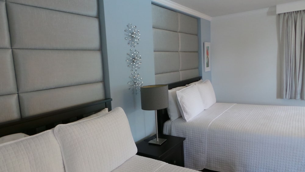 Standard Room, 2 Queen Beds photo 2