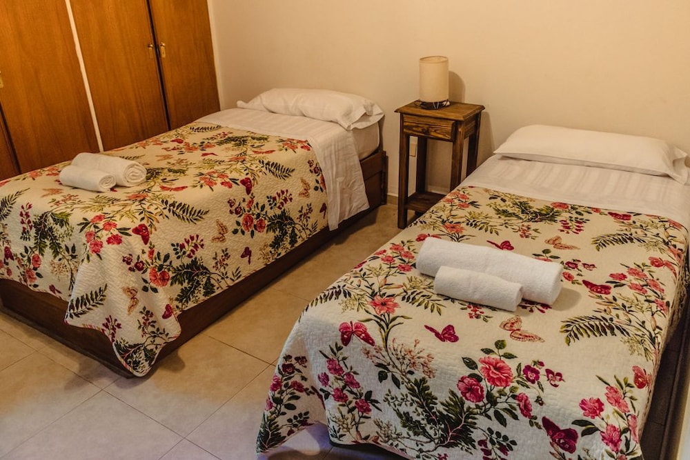 Family House, 4 Bedrooms, Private Bathroom photo 3