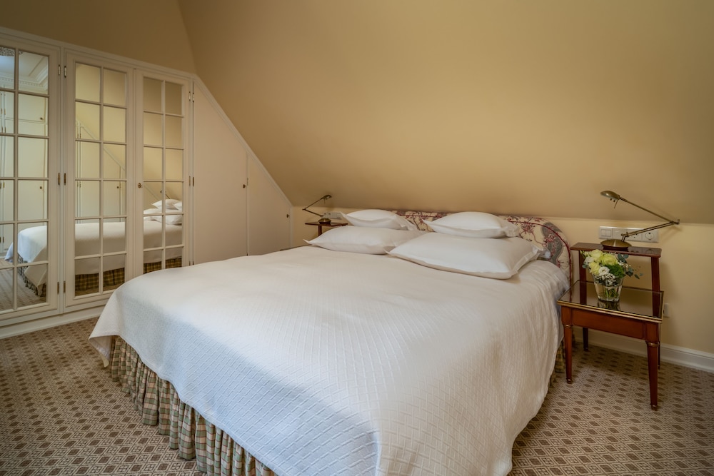 Deluxe Room In Separate Villa Viardot photo 3