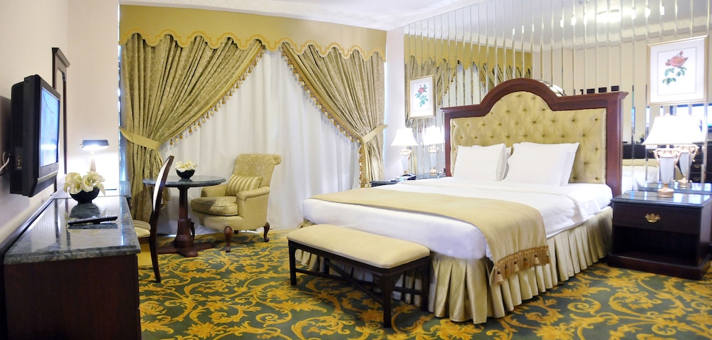 Superior Suite - Photo 1