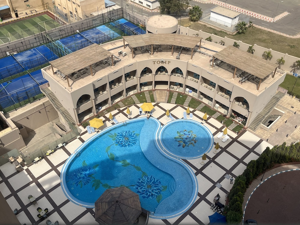 Presidential Suite, Pool View