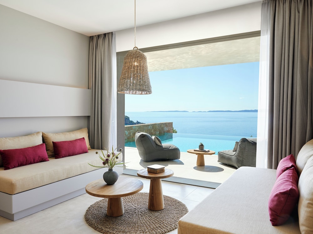 One Bedroom Suite Private Pool Sea View - Photo 1